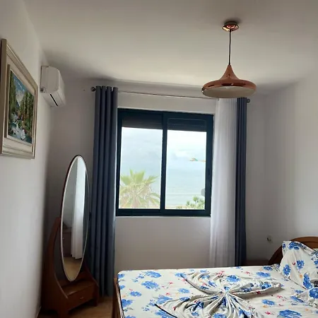 Britania Apartment *